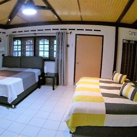 Sabandy House B&B Padang Mat Sirat Екстериор снимка