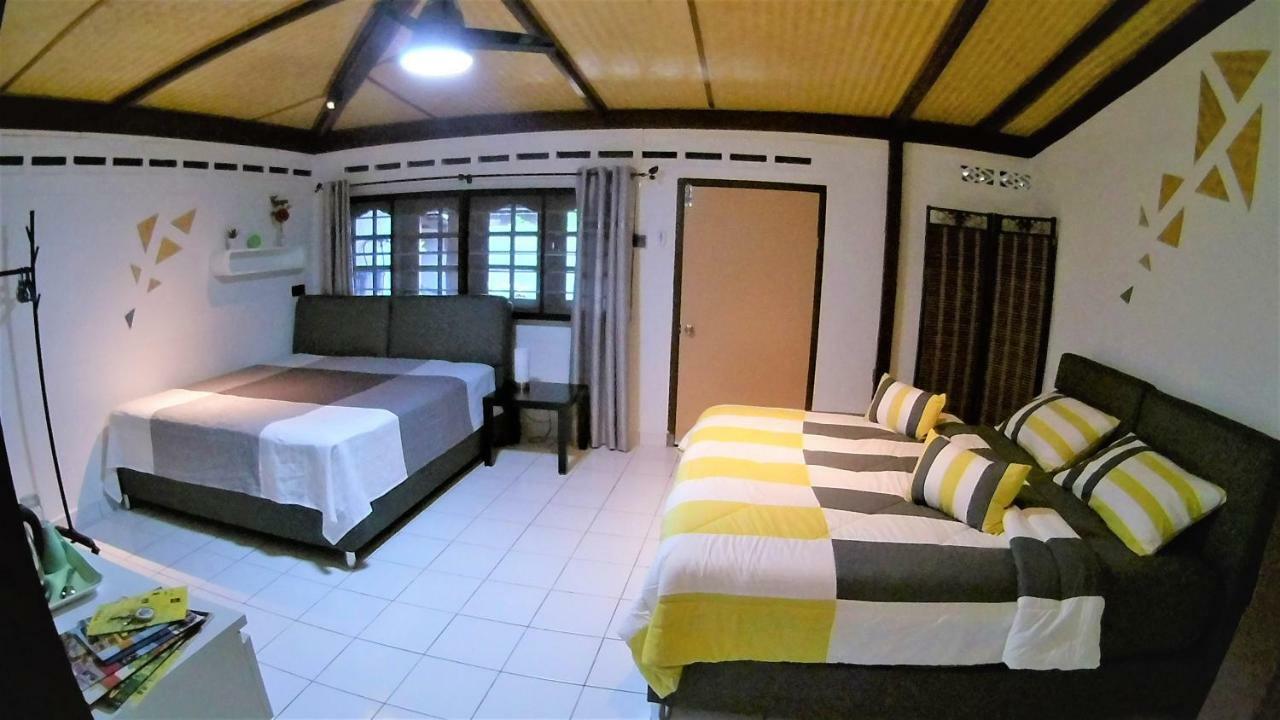 Sabandy House B&B Padang Mat Sirat Екстериор снимка