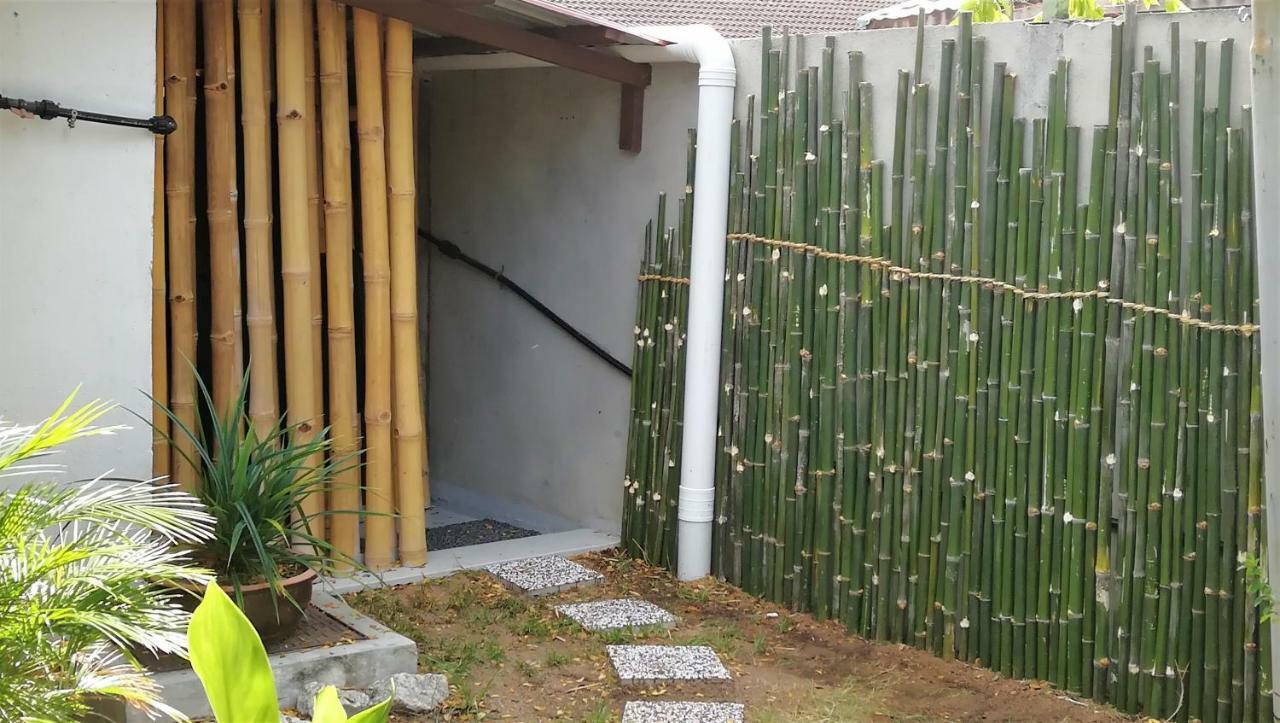 Sabandy House B&B Padang Mat Sirat Екстериор снимка