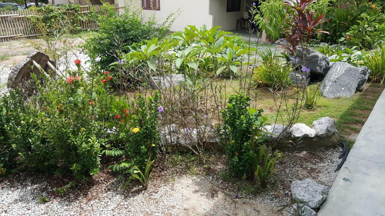 Sabandy House B&B Padang Mat Sirat Екстериор снимка